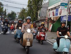 Kapolres Bersama Skuteris Pamekasan Pantau Lalulintas dan Salurkan Bansos