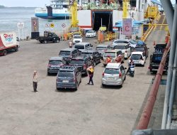 Pemudik Kendaraan dan Penumpang Dari Sumatera Ke Jawa di Pelabuhan Bakauheni Mengalami Penurunan