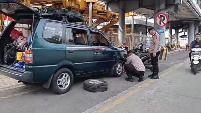 Beragam Cara Kepolisian Bantu Pemudik di Pelabuhan Bakauheni