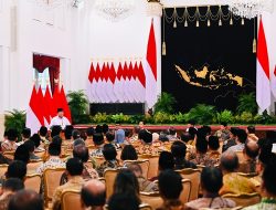 Panglima TNI Dampingi Presiden RI Serahkan Zakat untuk Kesejahteraan Umat
