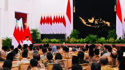 Panglima TNI Dampingi Presiden RI Serahkan Zakat untuk Kesejahteraan Umat