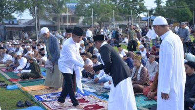 Danlanud Sultan Hasanuddin Melaksanakan Sholat Idul Fitri Bersama Prajurit dan Masyarakat Maros
