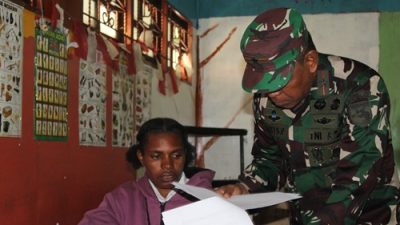 Danrem 173/ PVB Bersama Kapolda Papua Tengah Laksanakan Kunjungan SMA/ SMK  di Kab. Puncak Jaya