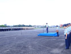 Pimpin Upacara Bendera Mingguan, Kadislog Lanud Sultan Hasanuddin Tekankan Pentingnya Disiplin Bagi Prajurit