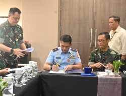 Danlanud Sultan Hasanuddin Dan General Manager PT. Angkasa Pura Indonesia Tanda Tangani Berita Acara Verifikasi dan Inventarisasi Pengalihan Aset Kepada TNI AU