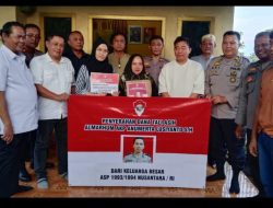 Alumni Seba Polri 93/94 Serahkan Santunan untuk Keluarga AKP Anumerta Lusianto