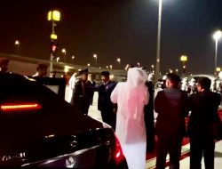 Tiba di Qatar, Presiden RI Disambut Hangat Oleh Atase Pertahanan dan Pejabat Indonesia