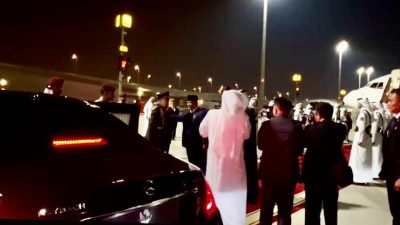 Tiba di Qatar, Presiden RI Disambut Hangat Oleh Atase Pertahanan dan Pejabat Indonesia