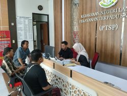 Pungli Pendaftaran PTSL, Kades Sugihwaras Dilaporkan ke Kejari Lamongan