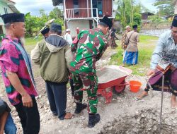 Dukung Pembangunan Rumah Ibadah, Babinsa Koramil 07/Mapurujaya Hadiri Peletakan Batu Pertama Pembangunan Masjid