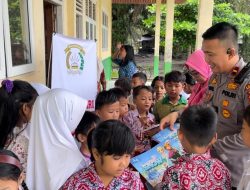 Dedikasi Ipda Ripal: Perhatikan Pendidikan Anak hingga Fasilitasi Warga yang Kesulitan Mengurus Administrasi