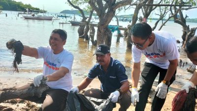 Peduli Lingkungan Hidup, PT ASDP Bakauheni Gelar Ocean Clean Up Day di Pantai Mangrove