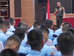 Panglima TNI Tanamkan Nilai Kepemimpinan dan Nasionalisme kepada Siswa SMA Taruna Nusantara