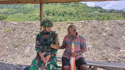 Menyentuh Hati Melalui Tenaga Kesehatan, Satgas Yonif 715/Mtl Terus Tunjukkan Kepedulian Kepada Masyarakat