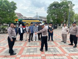 Satlantas dan Sat Binmas Polres Gresik Gelar Edukasi Keselamatan Berlalu Lintas dan Bahaya Kenakalan Remaja di Pondok Pesantren At-Tanwir SMA Muhammadiyah 10 Gresik