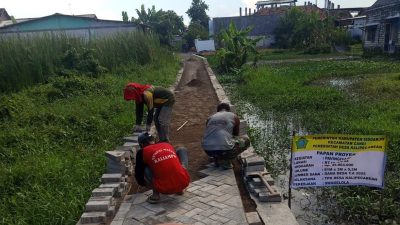 Masyarakat Sambut Baik, Proyek Pembangunan Pavingisasi Jalan Desa Kalipecabean