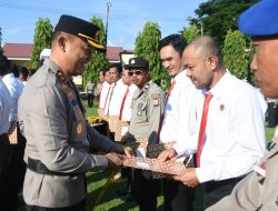 Tingkatkan motivasi dan integritas, Kapolres Bulukumba berikan penghargaan kepada Personel Yang Berprestasi