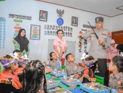 Wujudkan Asta Cita, Polres Ngawi Berbagi Makanan Bergizi dan Susu di Taman Kanak – kanak