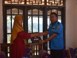 “Dukung Program Gubernur Lampung, SMKN2 Kalianda Serahkan Ijazah Secara Door to door”