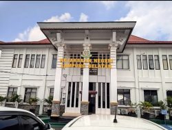 Dua Tersangka “Ijazah Palsu” Di Limpahkan Ke Kejari Kalianda, Siapakah Berikutnya yang terlibat??? Dr.Jainuri Inginkan yang terlibat cepat di proses