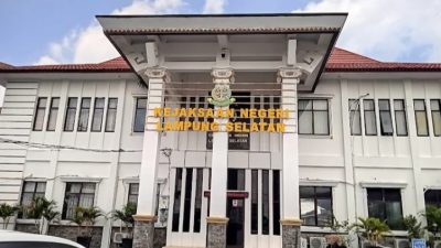 Dua Tersangka “Ijazah Palsu” Di Limpahkan Ke Kejari Kalianda, Siapakah Berikutnya yang terlibat??? Dr.Jainuri Inginkan yang terlibat cepat di proses