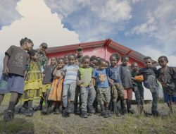 Peringati Hari Pendidikan Nasional, Satgas Yonif 715/Mtl Resmikan Rumah Belajar “PELITA PACE MENTARI”