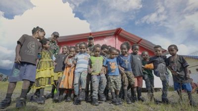 Peringati Hari Pendidikan Nasional, Satgas Yonif 715/Mtl Resmikan Rumah Belajar “PELITA PACE MENTARI”