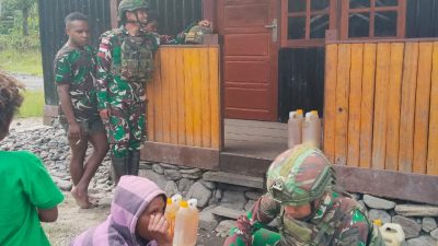 Peduli Perekonomian Masyarakat, Satgas Yonif 715/Mtl Borong Hasil Bumi Mama Papua