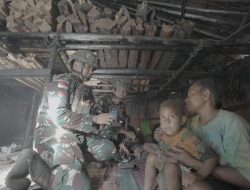 Antara Tugas dan Kemanusiaan, Satgas Yonif 715/Mtl Pastikan Kesehatan Warga Kampung Tirineri