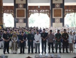 Wabup Tuban Berangkatkan 751 Jemaah Calon Haji, Komitmen Tingkatkan Pelayanan 