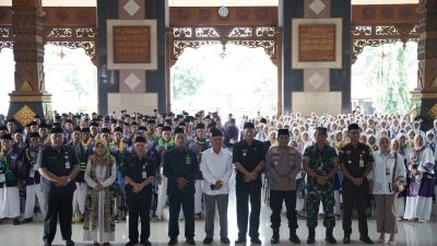 Wabup Tuban Berangkatkan 751 Jemaah Calon Haji, Komitmen Tingkatkan Pelayanan 