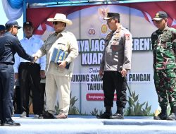 Panglima TNI Dampingi Presiden RI Tinjau Langsung Panen Raya Jagung di Kabupaten Bengkayang, Kalimantan Barat