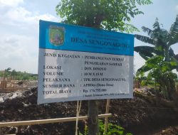 Pemdes Sengonagung Proses Bangun Sarana (TPS) Tempat Sampah