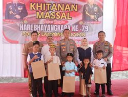 Khitanan Massal Warnai Hari Bhayangkara ke-79 di KSKP Bakauheni, 100 Anak Ikut Serta