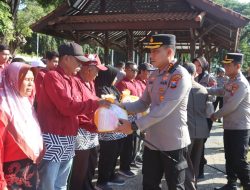Polresta Banyuwangi Salurkan 1.500 Paket Sembako Jelang Hari Bhayangkara ke-79
