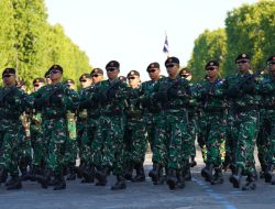 Prajurit TNI dan Lokananta Berlatih di  Boulevard Bersejarah Paris