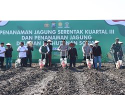 Kapolda Jatim Pimpin Penanaman Jagung Serentak di Nganjuk, Dukung Target Nasional 10 Juta Ton