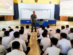 Giat MPLS, Babinsa Kodim Bojonegoro berikan Pendidikan Karakter