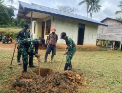 Peduli Warga, Satgas Yonif 126/KC Bantu Pemakaman dan Salurkan Bantuan Sembako di Yomkondo
