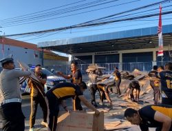 Satlantas Pasuruan Evakuasi Cepat Kecelakaan Pick-up di Bangil