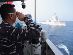KRI SIM-367 dan KRI Brawijaya-320 Laksanakan Passex di Laut Mediterania