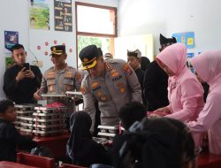 Polresta Banyuwangi Launching SPPG Salurkan Makan Bergizi Gratis 1.218 Siswa di Watukebo