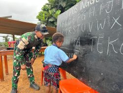 TNI Ajarkan Bahasa Indonesia kepada Anak-anak di Perbatasan yang Masih Gunakan Bahasa Inggris