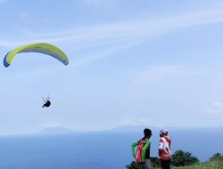 “Krakatau Festival K-Fest Paralayang Lampung 2025 Digelar, Wujudkan Lampung sebagai Destinasi Wisata Olahraga Yang Populer”