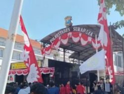 Mahasiswa Surabaya Geruduk Polrestabes, Tuntut Reformasi Total Polri dan Usut Tragedi Kekerasan