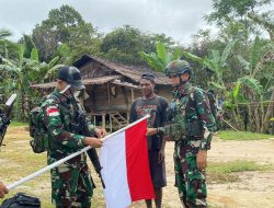 Hangatnya Perayaan HUT RI di Perbatasan: TNI dan Warga Upkim Bersatu, Kibarkan Merah Putih