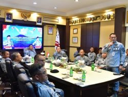 Kepala Bakamla RI Beri Pengarahan kepada Personel Zona Tengah di Manado