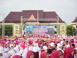Titik Kumpul Kebersamaan Berlangsung Semarak, Ribuan Anak, Guru, dan Wali Murid Padati Alun-Alun Tuban