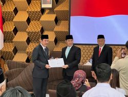 Mas Bupati Tuban Serahkan SK Pensiun, Apresiasi Pengabdian ASN