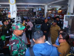 TNI Membantu Pemerintah Daerah, Dalam Pemantauan Harga Bahan Pokok di Wilayah Kabupaten Puncak Jaya